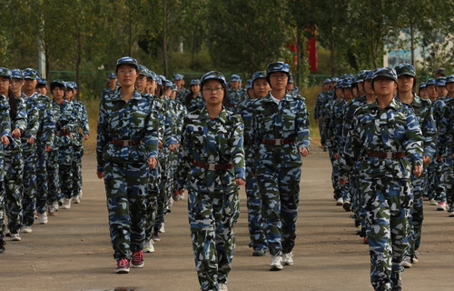 整齐的女兵方阵